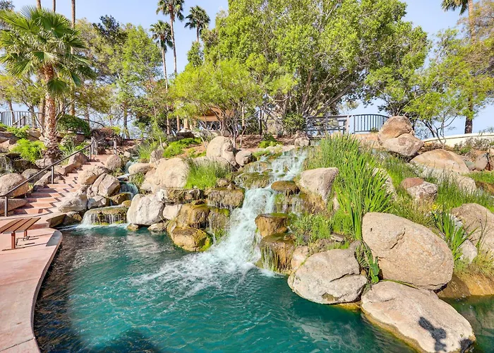 Hébergement de vacances Val Vista Lakes Extended Getaway: Hot Tub Access!