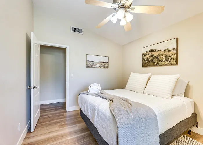 Val Vista Lakes Extended Getaway: Hot Tub Access! Gilbert